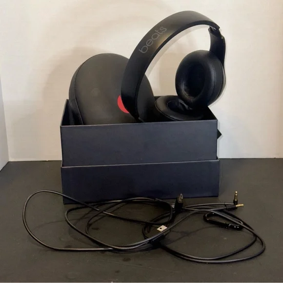 Beats Studio 3| noise canceling headphones black matte - Picture 3 of 7